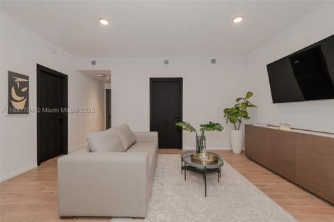 398 NE 5th St 4417, Miami FL - photo 10 of 39