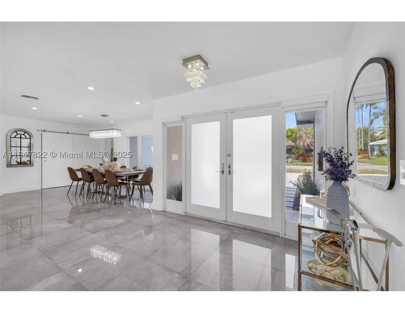5 bedroom SingleFamilyResidence at 19810 NE 22nd av, Highland Woods Sec 1, Miami — photo 3