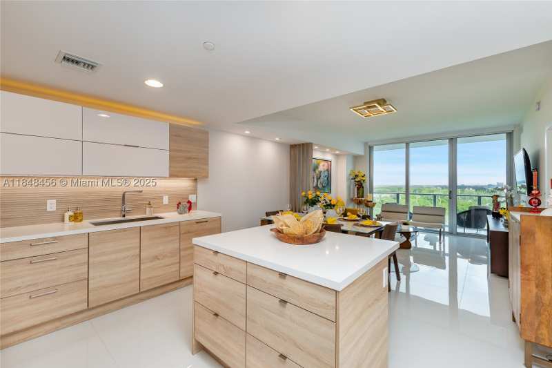 2 bedroom Condominium at 16385 Biscayne Blvd 1503 +2Parking, The Harbour North Condo, North Miami Beach — photo 1
