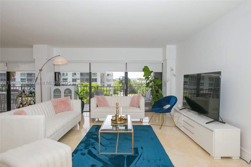 2 bedroom Condominium at 1800 NE 114th St 511, Cricket Club Condo, Miami — photo 2