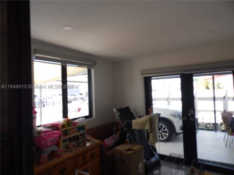 1695 W 6th Ave, Hialeah FL - photo 8 of 17