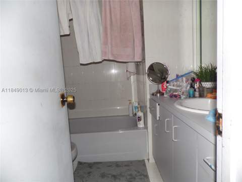 1695 W 6th Ave, Hialeah FL - photo 9 of 17