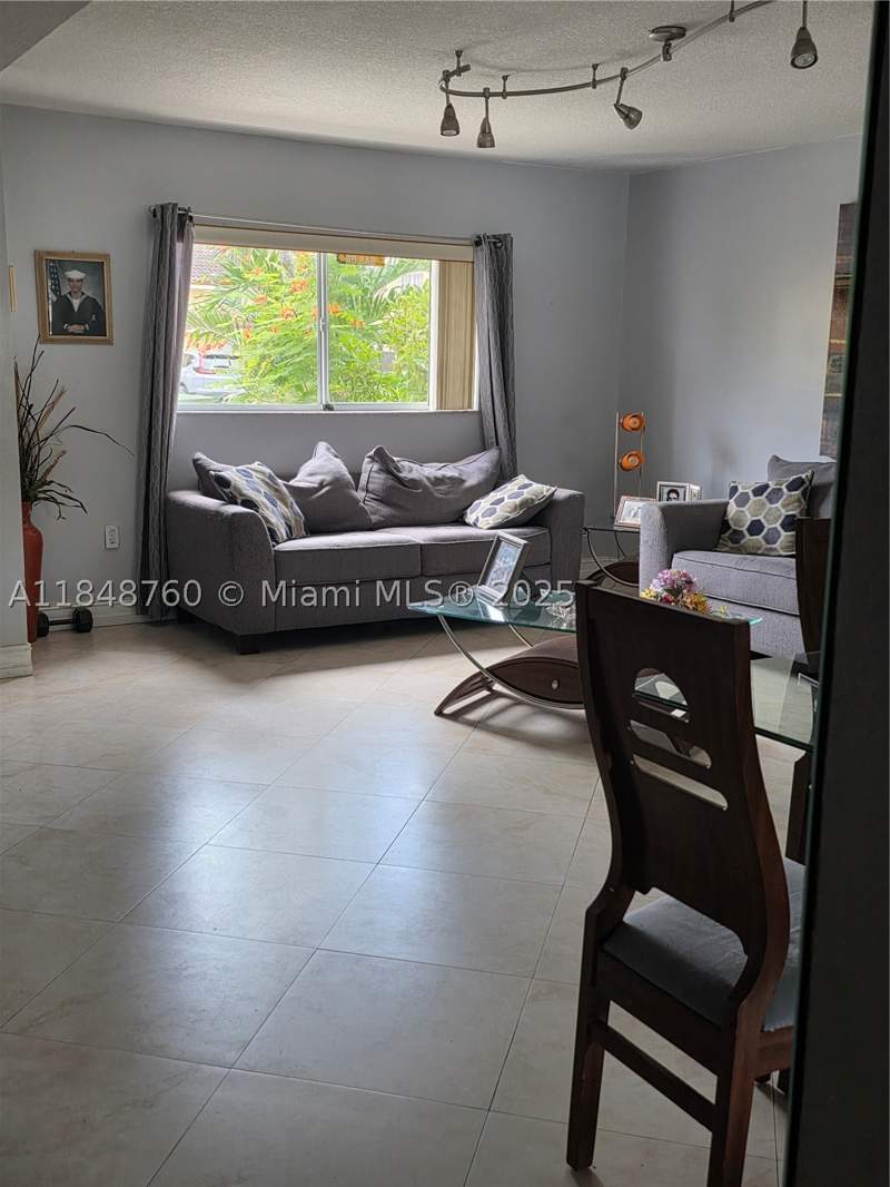 3 bedroom Townhouse at 1084 SE 13th Ave, Gardens Of Homestead, Homestead — photo 4