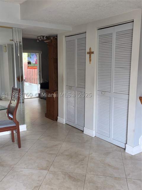 1084 SE 13th Ave, Homestead FL - photo 6 of 14