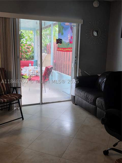 1084 SE 13th Ave, Homestead FL - photo 9 of 14