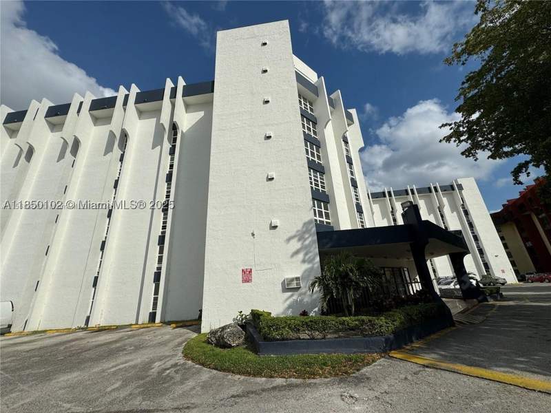 1 bedroom Condominium at 9682 Fontainebleau Blvd 401, Golfview Club Fontaineble, Miami — photo 5