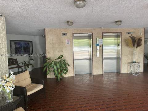 9682 Fontainebleau Blvd 401, Miami FL - photo 9 of 34