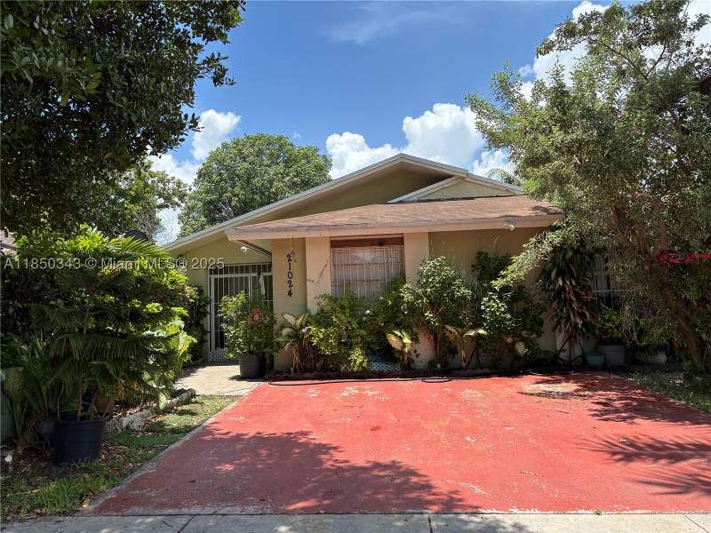 3 bedroom SingleFamilyResidence at 21024 SW 118th Pl, STRAWBERRY FIELD SUB, Miami — photo 1