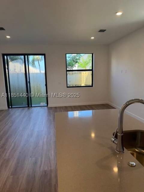 1037 NW 1 ave, Florida City FL - photo 6 of 19