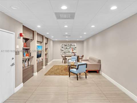 3675 N Country Club Dr 707, Aventura FL - photo 10 of 27