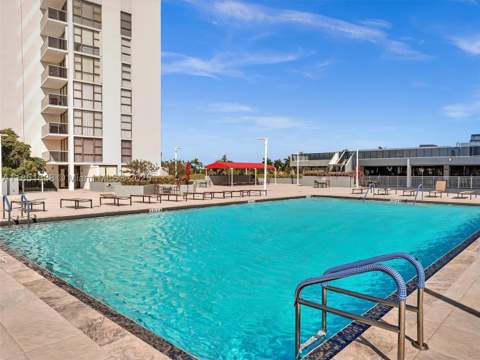 3675 N Country Club Dr 707, Aventura FL - photo 11 of 27