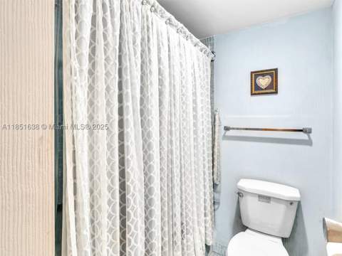 3675 N Country Club Dr 707, Aventura FL - photo 12 of 27