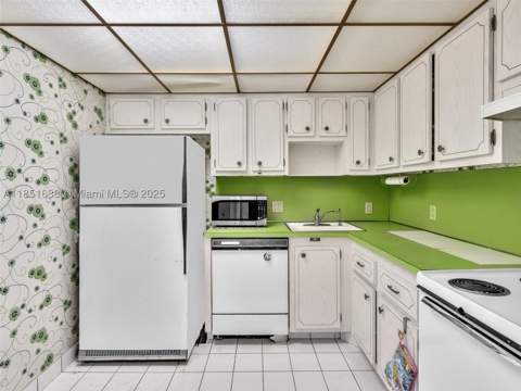 3675 N Country Club Dr 707, Aventura FL - photo 24 of 27