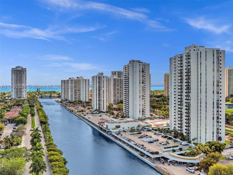 1 bedroom Condominium at 3675 N Country Club Dr 707, Aventura Eldorado Condo, Aventura — photo 4