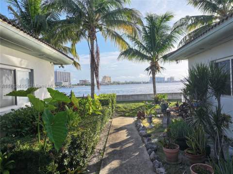 2200 Bay Dr 3, Miami Beach FL - photo 12 of 28