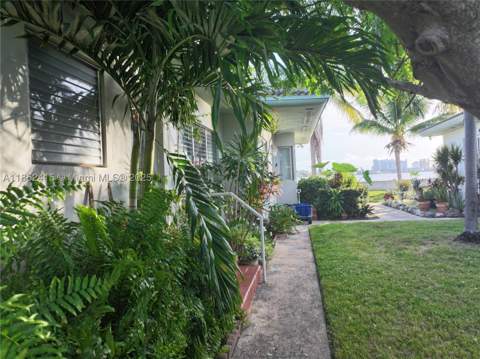 2200 Bay Dr 3, Miami Beach FL - photo 13 of 28