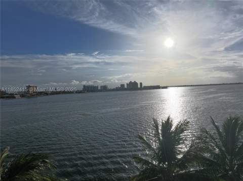 2200 Bay Dr 3, Miami Beach FL - photo 16 of 28