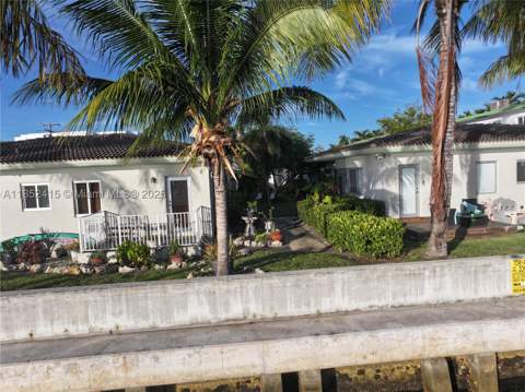 2200 Bay Dr 3, Miami Beach FL - photo 20 of 28