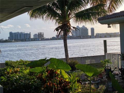 2200 Bay Dr 3, Miami Beach FL - photo 24 of 28
