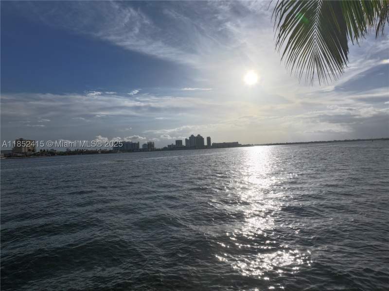 2 bedroom Condominium at 2200 Bay Dr 3, Joycia Apartments Condo, Miami Beach — photo 4