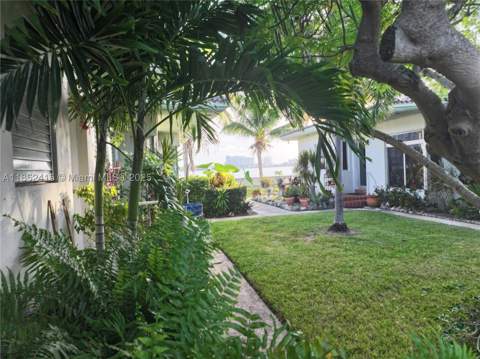 2200 Bay Dr 3, Miami Beach FL - photo 9 of 28