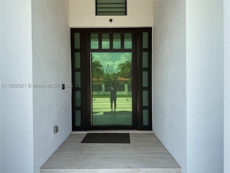 7 bedroom SingleFamilyResidence at 9600 SW 66th St, Sub Of Pb 3-169, Miami — photo 3