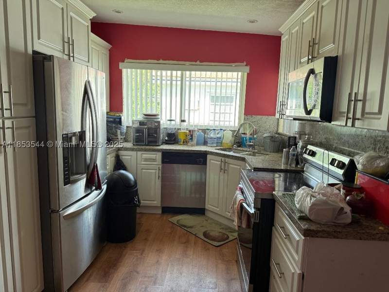 3 bedroom SingleFamilyResidence at 985 NE 146th St, Poincianna Manor Sec 2, North Miami — photo 4