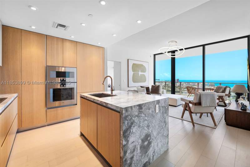 2 bedroom Condominium at 500 alton rd 3604, Five Park, Miami Beach — photo 3