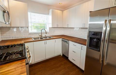 2035 NE 123rd St, North Miami FL - photo 6 of 15