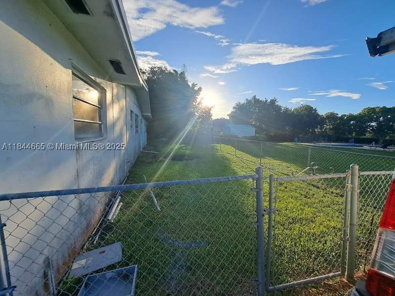 4 bedroom SingleFamilyResidence at 27220 SW 164th Ct, Melody Manor, Homestead — photo 5