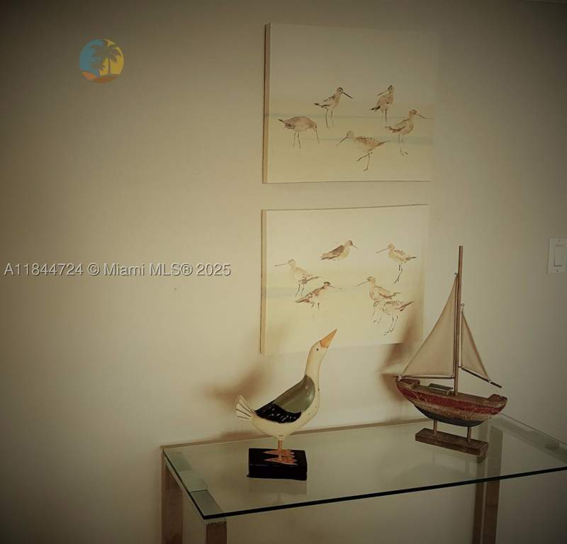 2 bedroom Condominium at 5225 Collins Ave 510, The Alexander Condo, Miami Beach — photo 4
