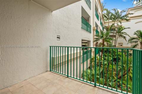19900 E Country Club Dr 212, Aventura FL - photo 12 of 37