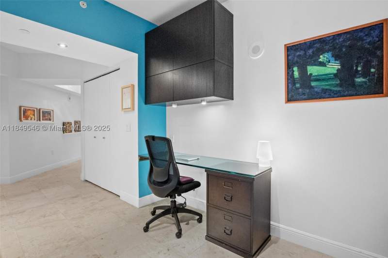 1 bedroom Condominium at 19900 E Country Club Dr 212, Turnberry Village So Towe, Aventura — photo 4