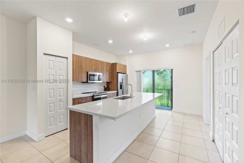 2 bedroom Condominium at 7831 NW 104th Ave 22, Apex At Park Central Cond, Doral — photo 1