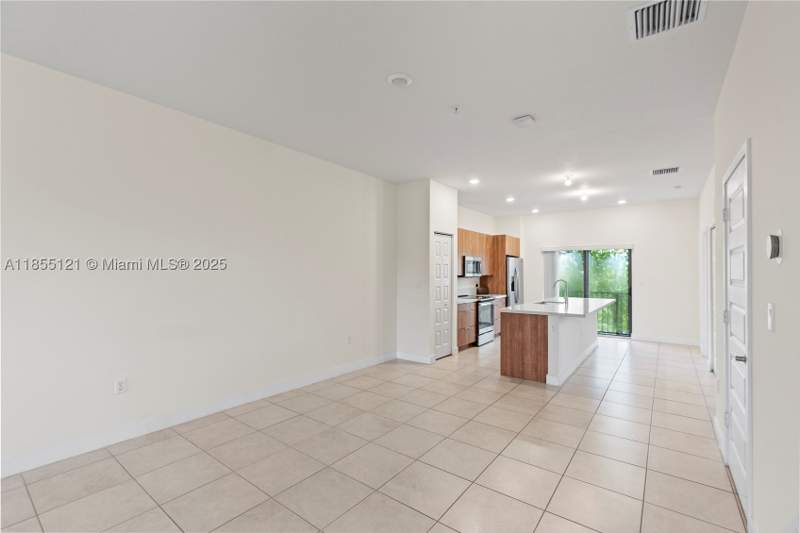 2 bedroom Condominium at 7831 NW 104th Ave 22, Apex At Park Central Cond, Doral — photo 5