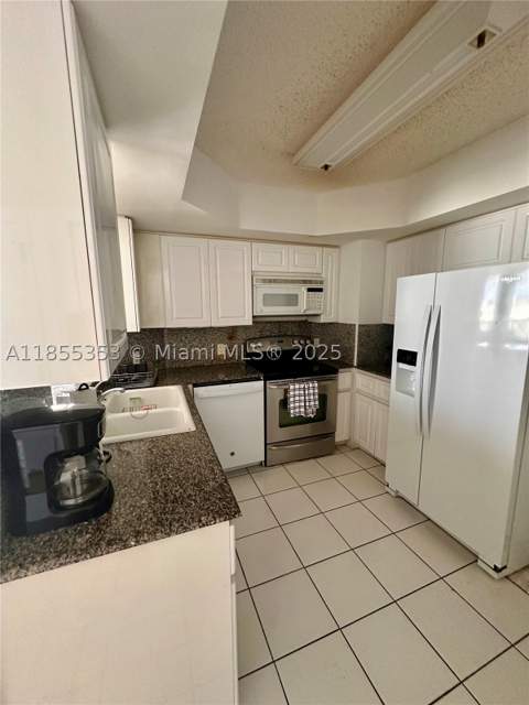 6301 Collins Ave 806, Miami Beach FL - photo 6 of 26