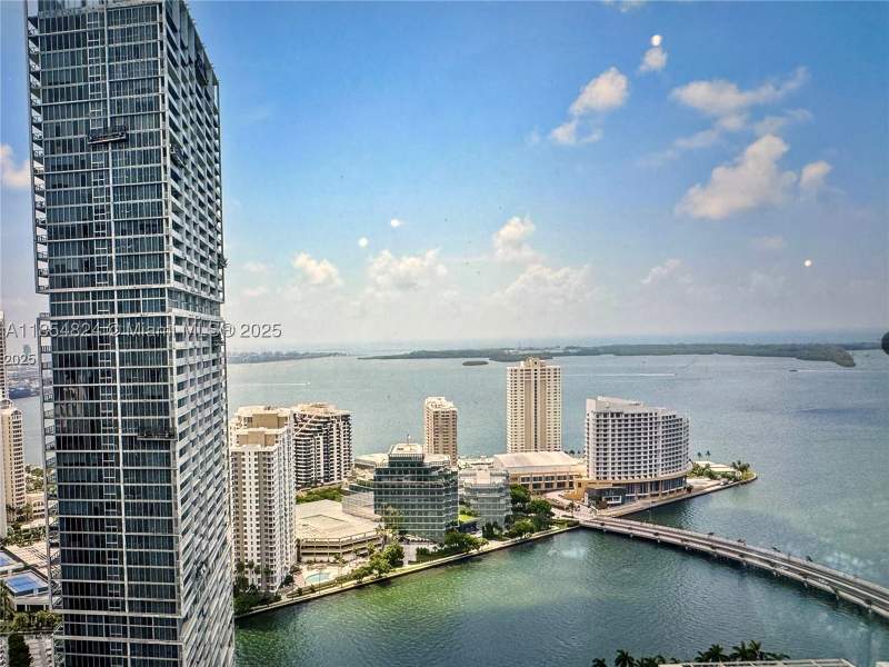 1 bedroom Condominium at 500 Brickell Ave 1204, 500 BRICKELL EAST CONDO, Miami — photo 2