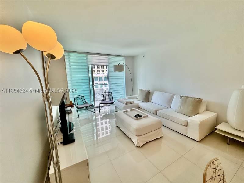 1 bedroom Condominium at 500 Brickell Ave 1204, 500 BRICKELL EAST CONDO, Miami — photo 3