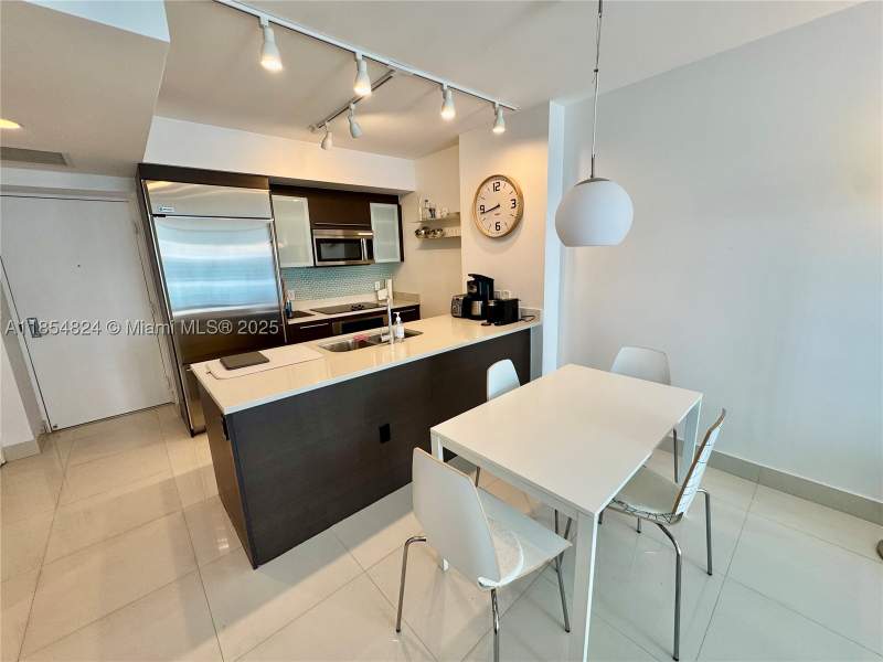 1 bedroom Condominium at 500 Brickell Ave 1204, 500 BRICKELL EAST CONDO, Miami — photo 4