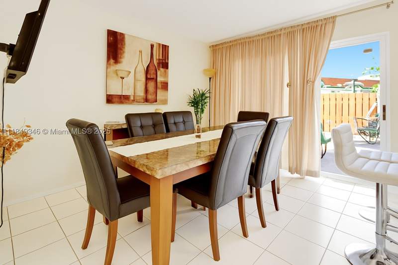 2 bedroom Condominium at 13731 SW 84th St B, Taracoma Townhomes Condo, Miami — photo 4