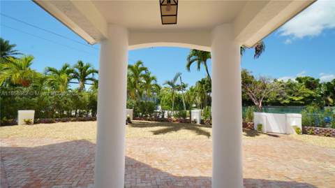 691 Ridgewood Rd, Key Biscayne FL - photo 10 of 67