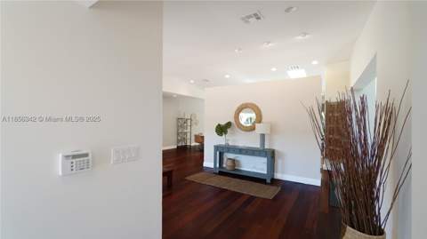 691 Ridgewood Rd, Key Biscayne FL - photo 11 of 67