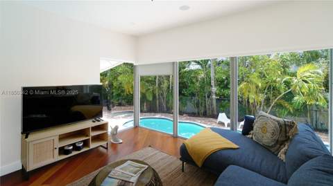 691 Ridgewood Rd, Key Biscayne FL - photo 16 of 67