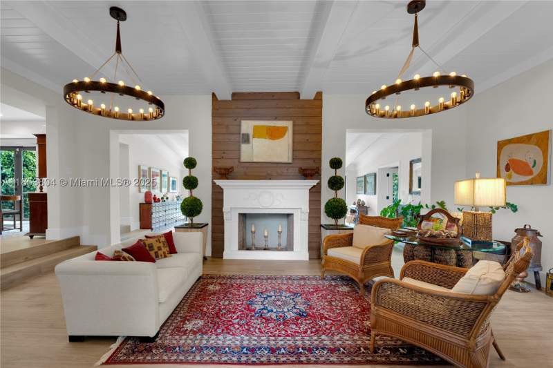 4 bedroom SingleFamilyResidence at 4475 N Meridian Ave, Nautilus Addn, Miami Beach — photo 3