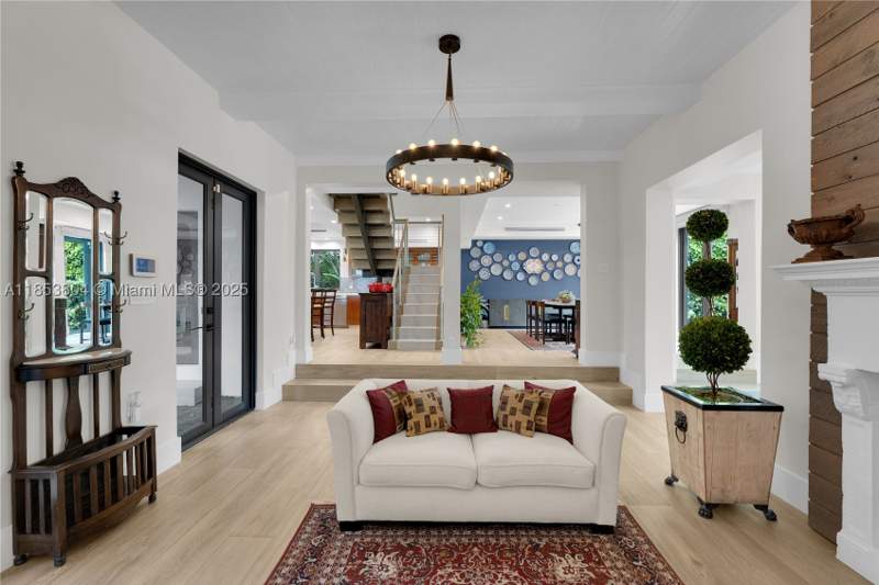 4 bedroom SingleFamilyResidence at 4475 N Meridian Ave, Nautilus Addn, Miami Beach — photo 4