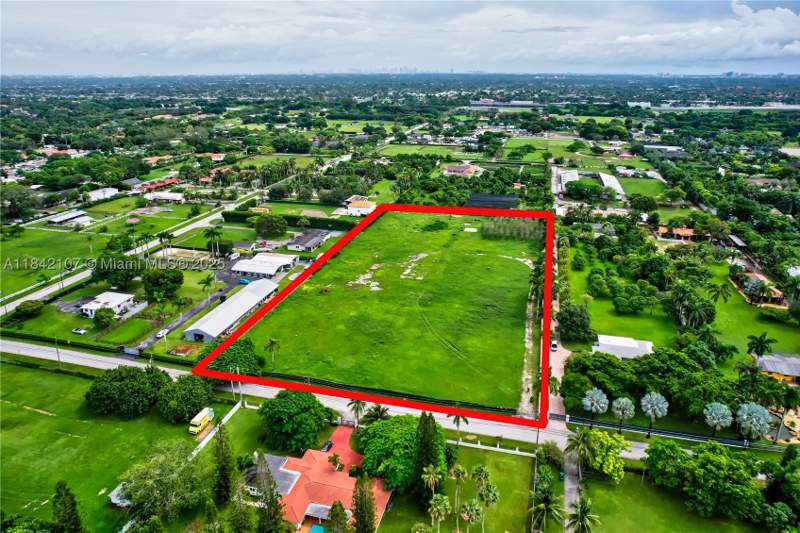 5 bedroom SingleFamilyResidence at 6501 SW 125th Ave, Horse Country, Miami — photo 4