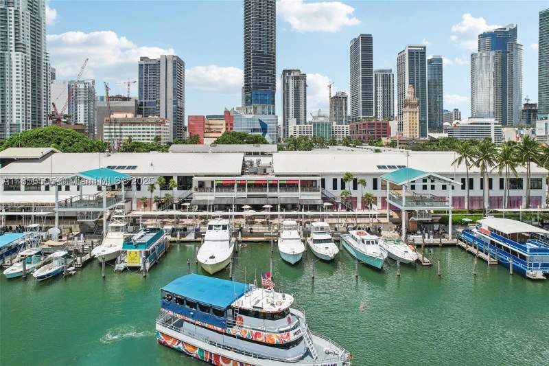 1 bedroom Condominium at 398 NE 5th St 4415, 398 NE 5th Street Condo, Miami — photo 2