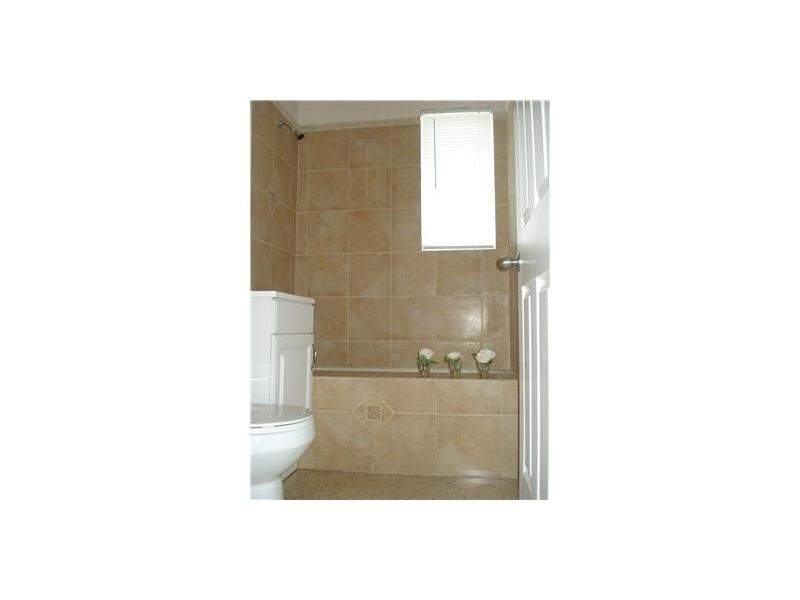 3 bedroom SingleFamilyResidence at 2521 SW 105th Ave, Laro Sub, Miami — photo 4