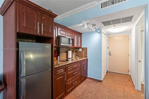 19201 Collins Ave 129, Sunny Isles Beach FL - photo 10 of 38