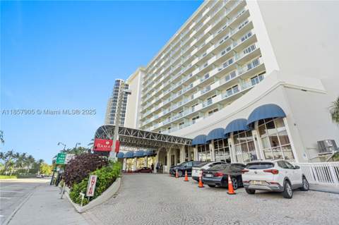 19201 Collins Ave 129, Sunny Isles Beach FL - photo 15 of 38
